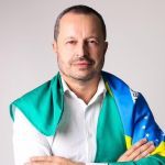 EMPRES&Aacute;RIO E JORNALISTA