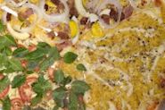 Sabor baiana, frango/catupiry e Marguerita. Pizza grande 3 sabores e 8 fatias. 