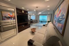 Apartamento &agrave; venda - 172m&sup2; - Meia Praia