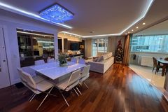 Apartamento &agrave; venda - 162m&sup2; - Meia Praia