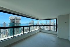 Apartamento &agrave; venda - 184m&sup2; - Meia Praia