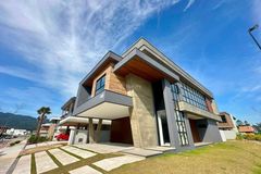 Casa &agrave; venda - 354m&sup2; - 