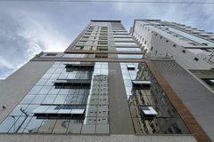 Apartamento &agrave; venda - 132m&sup2; - Meia Praia