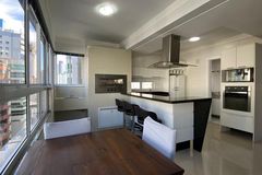 Apartamento para alugar - 130m&sup2; - Centro
