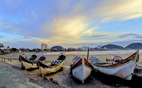 Canoas na Praia Central