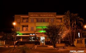 Hotel Municipal, inaugurado em 1944 e desde 2005 &eacute; sede da Secretaria de Educa&ccedil;&atilde;o, Cultura e Esportes.