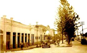 Avenida Albino de Almeida, hoje principal centro comercial da cidade