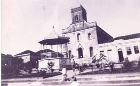 Antigo coreto na pra&ccedil;a