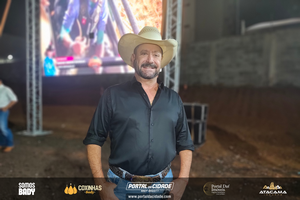 Traia V&eacute;ia no Junin&atilde;o Rodeio Show