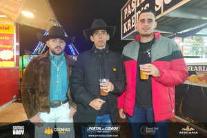 Traia V&eacute;ia no Junin&atilde;o Rodeio Show