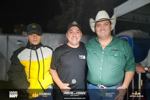 Traia V&eacute;ia no Junin&atilde;o Rodeio Show