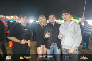 Traia V&eacute;ia no Junin&atilde;o Rodeio Show