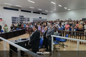 Sess&atilde;o Solene de entrega do 'Trof&eacute;u Aluno Nota 10' de 2025