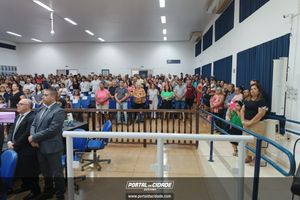 Sess&atilde;o Solene de entrega do 'Trof&eacute;u Aluno Nota 10' de 2025