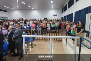 Sess&atilde;o Solene de entrega do 'Trof&eacute;u Aluno Nota 10' de 2025