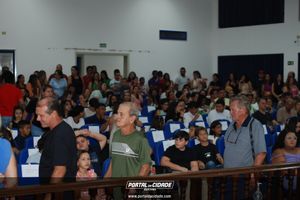 Sess&atilde;o Solene de entrega do 'Trof&eacute;u Aluno Nota 10' de 2025