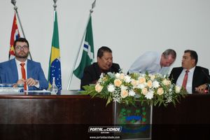 Sess&atilde;o Solene de entrega do 'Trof&eacute;u Aluno Nota 10' de 2025
