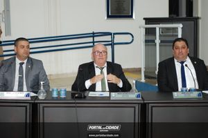 Sess&atilde;o Solene de entrega do 'Trof&eacute;u Aluno Nota 10' de 2025