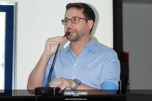 Sess&atilde;o Solene de entrega do 'Trof&eacute;u Aluno Nota 10' de 2025