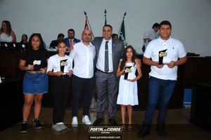 Sess&atilde;o Solene de entrega do 'Trof&eacute;u Aluno Nota 10' de 2025