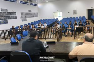 Visita Institucional do Col&eacute;gio Zeta Objetivo na C&acirc;mara Municipal de Buritama