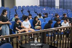 Visita Institucional do Col&eacute;gio Zeta Objetivo na C&acirc;mara Municipal de Buritama