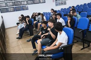 Visita Institucional do Col&eacute;gio Zeta Objetivo na C&acirc;mara Municipal de Buritama