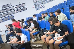 Visita Institucional do Col&eacute;gio Zeta Objetivo na C&acirc;mara Municipal de Buritama