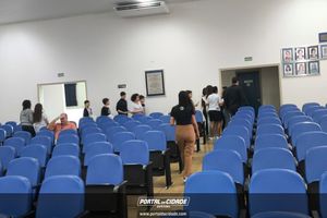 Visita Institucional do Col&eacute;gio Zeta Objetivo na C&acirc;mara Municipal de Buritama