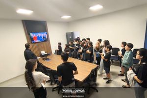 Visita Institucional do Col&eacute;gio Zeta Objetivo na C&acirc;mara Municipal de Buritama
