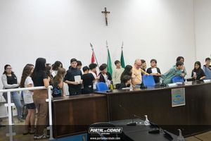 Visita Institucional do Col&eacute;gio Zeta Objetivo na C&acirc;mara Municipal de Buritama