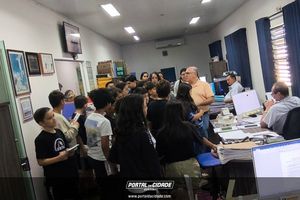 Visita Institucional do Col&eacute;gio Zeta Objetivo na C&acirc;mara Municipal de Buritama