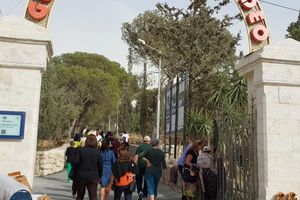 Comunidade cat&oacute;lica de Cabre&uacute;va visita a Terra Santa