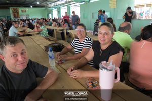 SHOW DE PR&Ecirc;MIOS TLC E MINI TLC RENOVADOS EM CRISTO