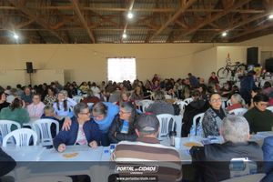 Show de Pr&ecirc;mios - Km 16 - Irine&oacute;polis