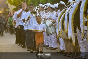 Desfile C&iacute;vico  
