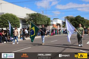 Desfile C&iacute;vico do Anivers&aacute;rio de Cruzeiro do Oeste