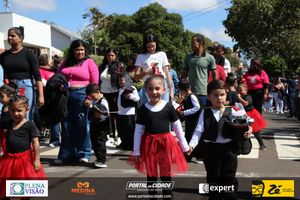 Desfile C&iacute;vico do Anivers&aacute;rio de Cruzeiro do Oeste