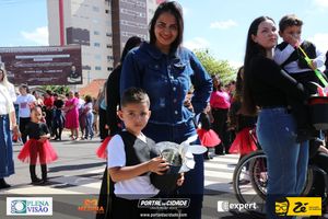 Desfile C&iacute;vico do Anivers&aacute;rio de Cruzeiro do Oeste