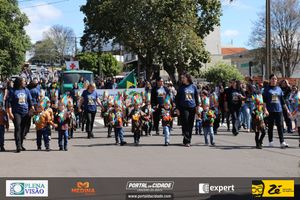 Desfile C&iacute;vico do Anivers&aacute;rio de Cruzeiro do Oeste