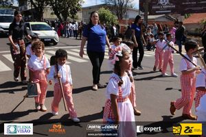 Desfile C&iacute;vico do Anivers&aacute;rio de Cruzeiro do Oeste