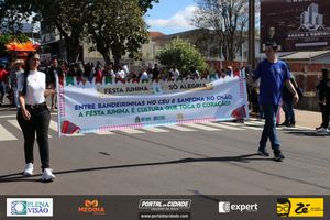 Desfile C&iacute;vico do Anivers&aacute;rio de Cruzeiro do Oeste