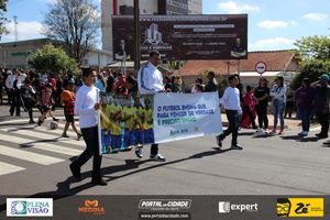 Desfile C&iacute;vico do Anivers&aacute;rio de Cruzeiro do Oeste