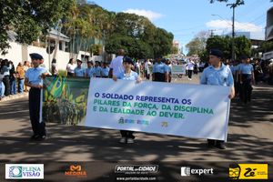 Desfile C&iacute;vico do Anivers&aacute;rio de Cruzeiro do Oeste