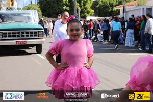 Desfile C&iacute;vico do Anivers&aacute;rio de Cruzeiro do Oeste