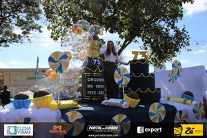 Desfile C&iacute;vico do Anivers&aacute;rio de Cruzeiro do Oeste