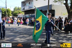 Desfile C&iacute;vico do Anivers&aacute;rio de Cruzeiro do Oeste