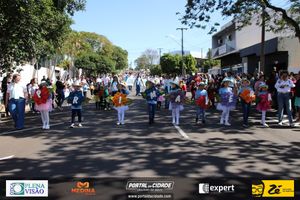 Desfile C&iacute;vico do Anivers&aacute;rio de Cruzeiro do Oeste