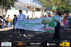 Desfile C&iacute;vico do Anivers&aacute;rio de Cruzeiro do Oeste