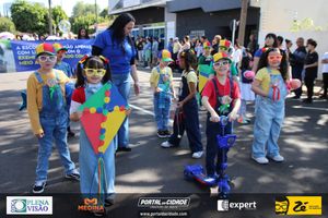 Desfile C&iacute;vico do Anivers&aacute;rio de Cruzeiro do Oeste